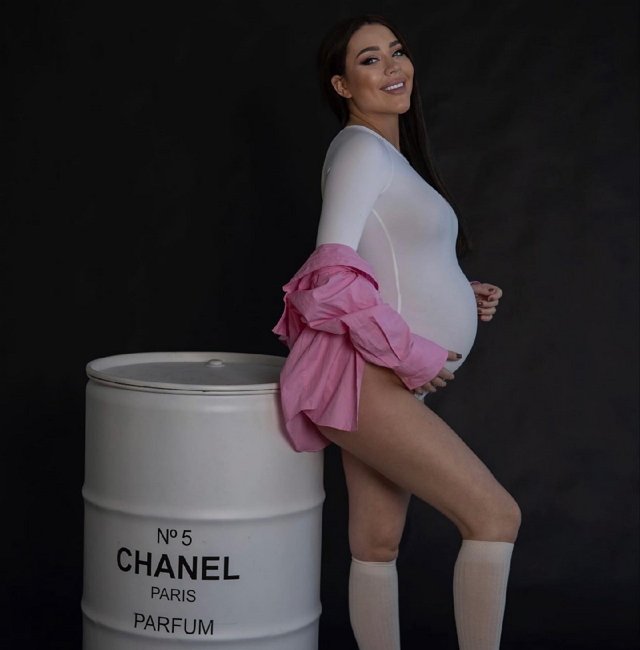 Алёна Савкина: Мне кажется, я буду скучать по пузику Алёна Савкина: Мне кажется, я буду скучать по пузику