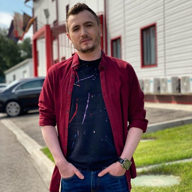 Ведущий Влад Кадони запутался в ситуации с соцсетями Ведущий Влад Кадони запутался в ситуации с соцсетями