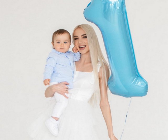 Анастасия Паршина: Уже прошёл год, счастливый год! Анастасия Паршина: Уже прошёл год, счастливый год!