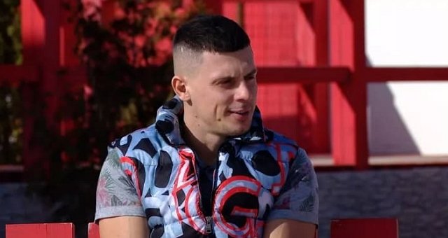 Для чего Барзиков держит на проекте свою жену? Для чего Барзиков держит на проекте свою жену?