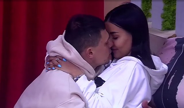 Бухынбалтэ снова шантажирует Барзикова своим уходом Бухынбалтэ снова шантажирует Барзикова своим уходом