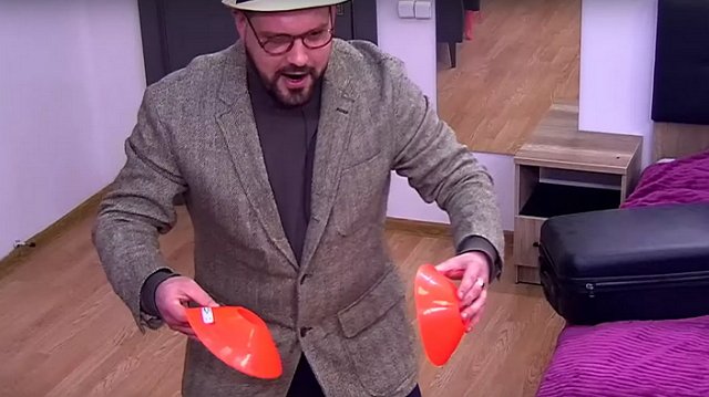 Грант и Дубровский устроили потасовку из-за Юлии Белой Грант и Дубровский устроили потасовку из-за Юлии Белой