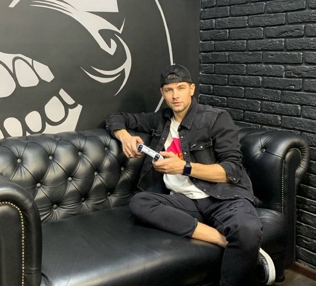 Продюсер Дмитрий Дмитренко ищет актёров для съемок Продюсер Дмитрий Дмитренко ищет актёров для съемок