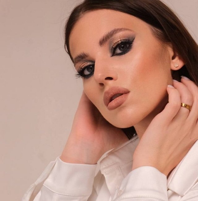 Александра Артёмова: Он любит уверенных в себе женщин Александра Артёмова: Он любит уверенных в себе женщин