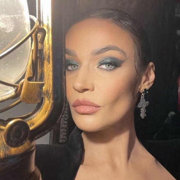 ��������� ��������� ����� �������� � � ������