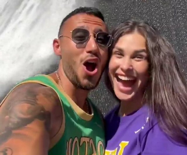 Супруги Чобанян отправились к родителям Арая Супруги Чобанян отправились к родителям Арая