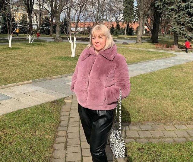 Савкина говорит о счастье вне проекта, но помнит про замужество матери Савкина говорит о счастье вне проекта, но помнит про замужество матери