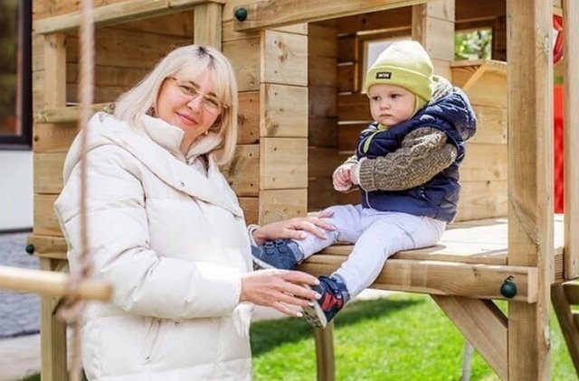 Савкина говорит о счастье вне проекта, но помнит про замужество матери Савкина говорит о счастье вне проекта, но помнит про замужество матери