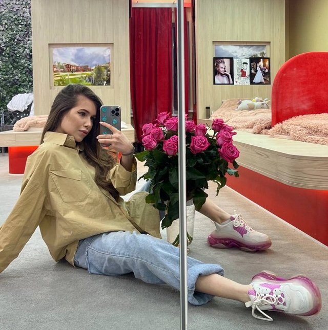 Исаева стала причиной потасовки Салибекова и Козлова Исаева стала причиной потасовки Салибекова и Козлова