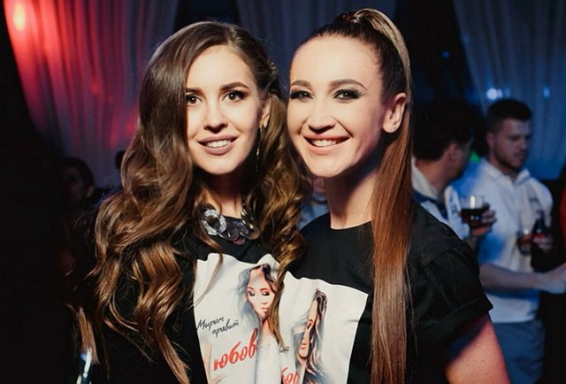 Мама Ольги и Анны Бузовых рассказала о сложных отношениях дочерей Мама Ольги и Анны Бузовых рассказала о сложных отношениях дочерей