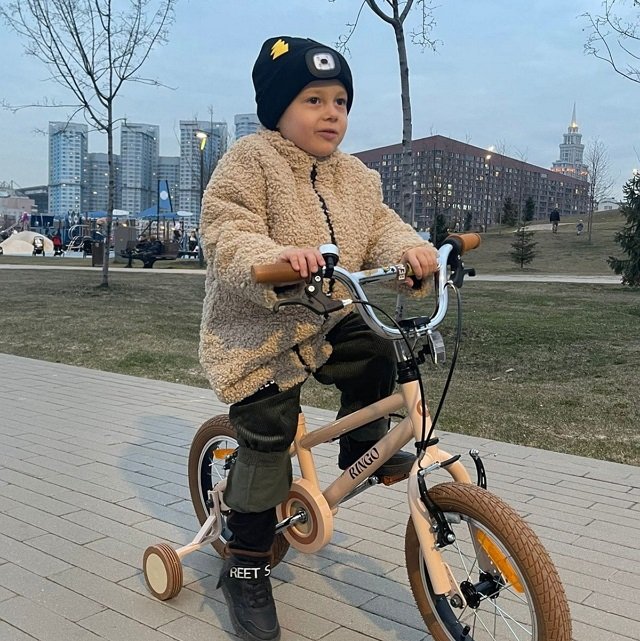 Фото детей участников Дома-2 (28.04.2022) Фото детей участников Дома-2 (28.04.2022)