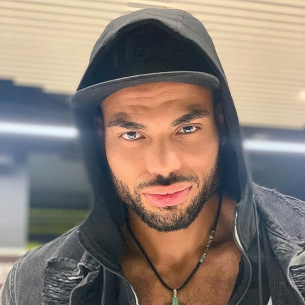 Мондезир снова скрывается от Ефременковой на «Доме-2»? Мондезир снова скрывается от Ефременковой на «Доме-2»?