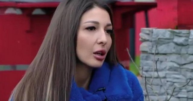 Горина сбежала от Артура и нашла приют у Захаровой Горина сбежала от Артура и нашла приют у Захаровой