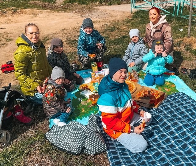 Фото детей участников Дома-2 (4.05.2022) Фото детей участников Дома-2 (4.05.2022)
