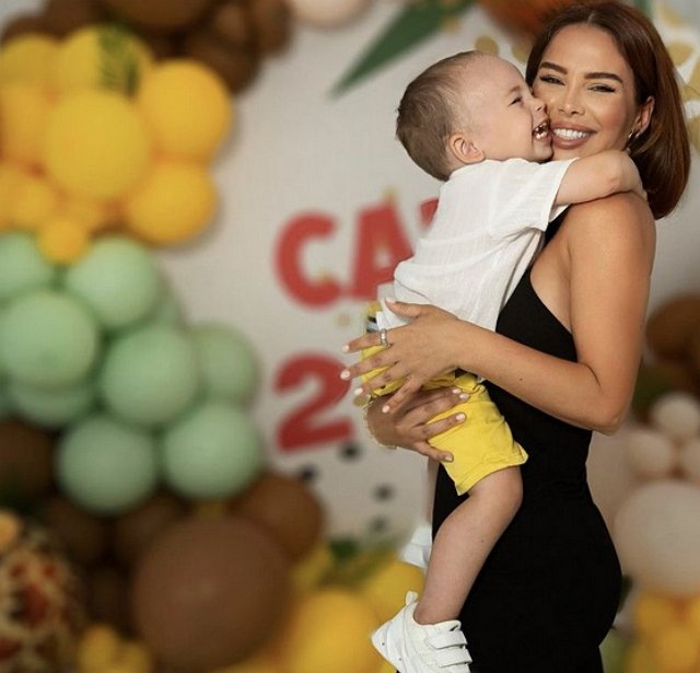 Катя Колисниченко устала жить в отеле Катя Колисниченко устала жить в отеле