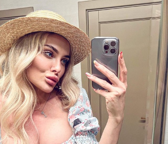 Юлия Жукова: В отношениях или нет?! Юлия Жукова: В отношениях или нет?!