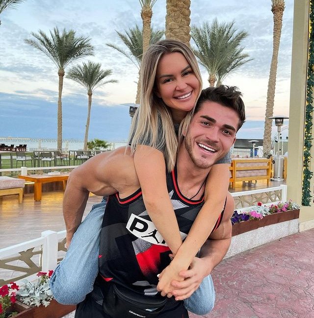 Роман Капаклы не видит смысла в детях от Марины Африкантовой Роман Капаклы не видит смысла в детях от Марины Африкантовой