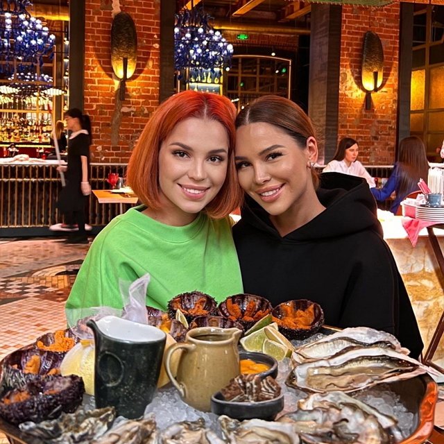 Катя Колисниченко примчалась из Питера поддержать сестру перед разводом Катя Колисниченко примчалась из Питера поддержать сестру перед разводом