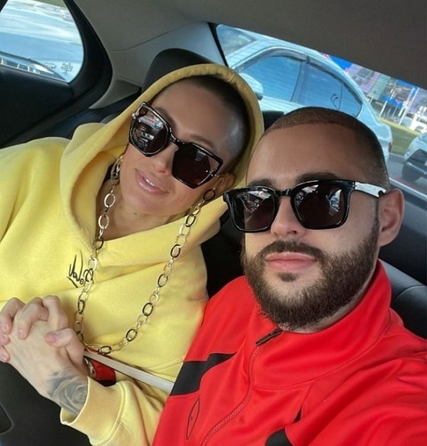 Побритая налысо Алёна Ашмарина показала, как выглядит без макияжа перед операцией Побритая налысо Алёна Ашмарина показала, как выглядит без макияжа перед операцией