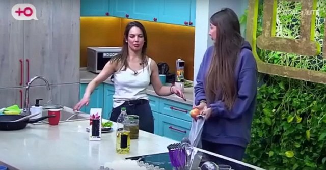 Опенченко считает Балыкина неискренним и подражающим Безусу Опенченко считает Балыкина неискренним и подражающим Безусу