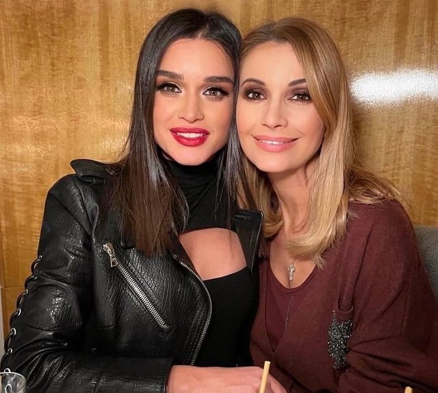 Бузова снова оправдалась за свой уход с поста ведущей на «Доме-2» Бузова снова оправдалась за свой уход с поста ведущей на «Доме-2»