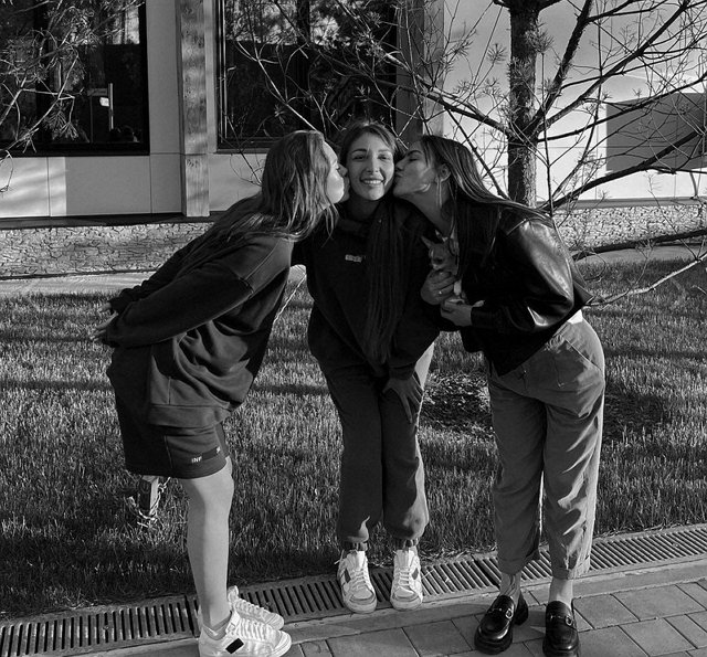 Яна Захарова: Улыбка с лица не сходит! Яна Захарова: Улыбка с лица не сходит!