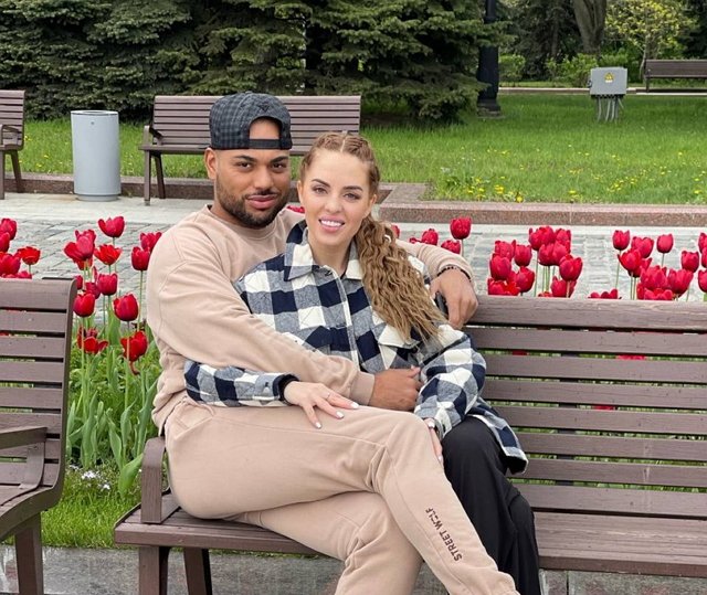 Беременная Юлия Ефременкова в шоке от критики подписчиков Беременная Юлия Ефременкова в шоке от критики подписчиков