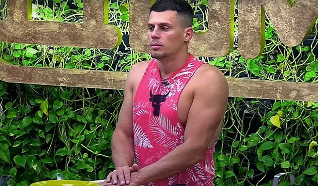 Салибеков и Грант рискуют нарваться на агрессию Барзикова из-за своих насмешек Салибеков и Грант рискуют нарваться на агрессию Барзикова из-за своих насмешек