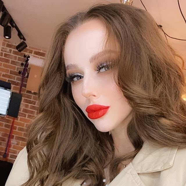 Освободившуюся от Безуса Репину сравнили с Катей Гориной Освободившуюся от Безуса Репину сравнили с Катей Гориной