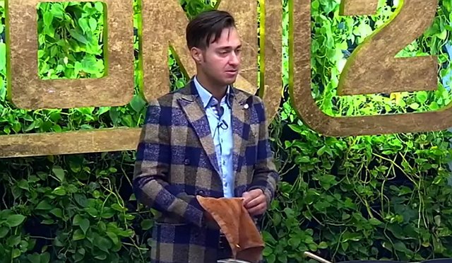 Безус грозится покинуть проект, если Горина не родит ему ребёнка Безус грозится покинуть проект, если Горина не родит ему ребёнка