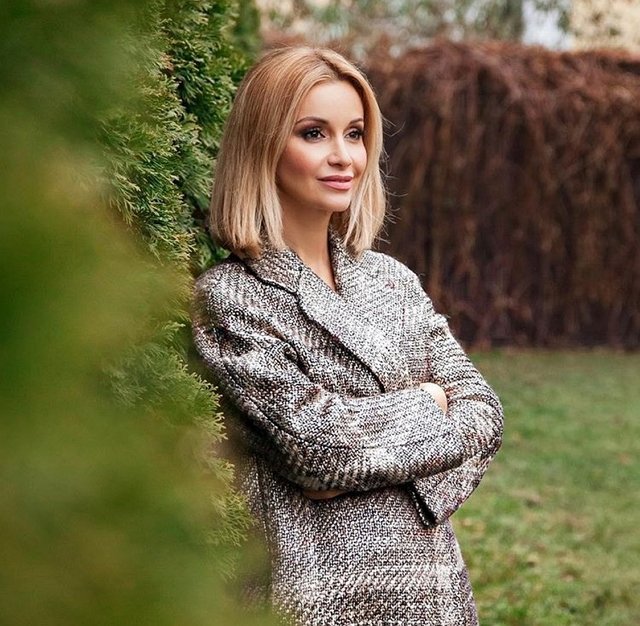 Беременная Ольга Орлова не хочет уходить в декрет, подражая Ксении Бородиной Беременная Ольга Орлова не хочет уходить в декрет, подражая Ксении Бородиной