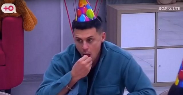 Селена Майер не прочь родить ребёнка от Барзикова и избавиться от Бухынбалтэ Селена Майер не прочь родить ребёнка от Барзикова и избавиться от Бухынбалтэ