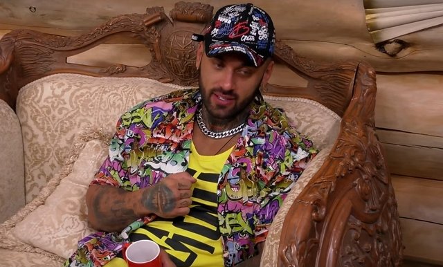 Насмешки Гранта вынудили Карину Белову покинуть проект Насмешки Гранта вынудили Карину Белову покинуть проект