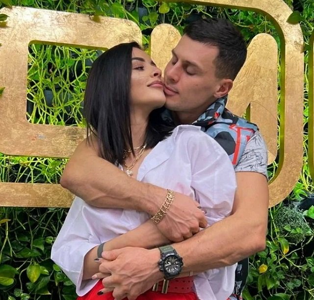 Бухынбалтэ назвала Ольгу Орлову ангелом-хранителем своей пары с Барзиковым Бухынбалтэ назвала Ольгу Орлову ангелом-хранителем своей пары с Барзиковым