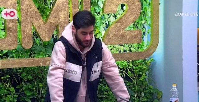 Тигран Салибеков ожидает новых девушек Тигран Салибеков ожидает новых девушек