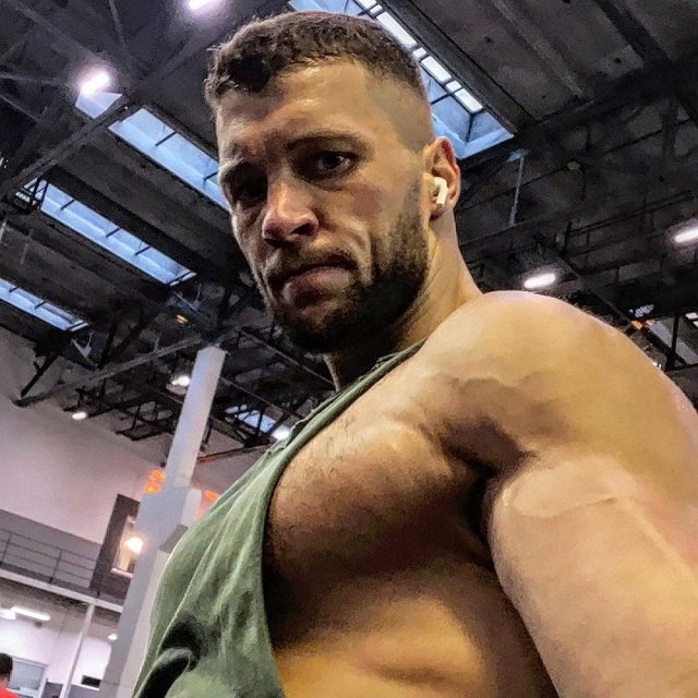 Жизнь после шоу: Виктор Шароваров Жизнь после шоу: Виктор Шароваров