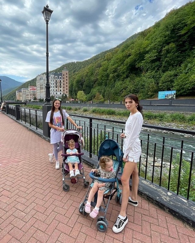 Фото детей участников Дома-2 (10.10.2022) Фото детей участников Дома-2 (10.10.2022)