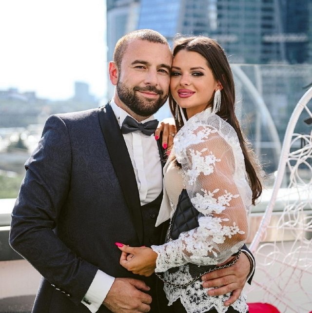 Адеев предлагает помощь и приют Самониной Адеев предлагает помощь и приют Самониной