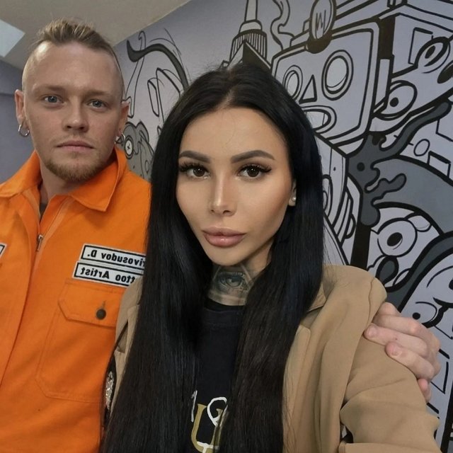 Клавдия Безверхова побывала в тату-салоне Клавдия Безверхова побывала в тату-салоне