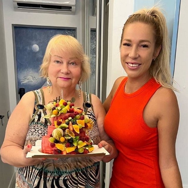 Надежда Ермакова рассказала о доверительных отношениях с мамой Надежда Ермакова рассказала о доверительных отношениях с мамой