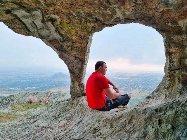 Гобозов соскучился по родине и не собирается задерживаться на «Доме-2» Гобозов соскучился по родине и не собирается задерживаться на «Доме-2»