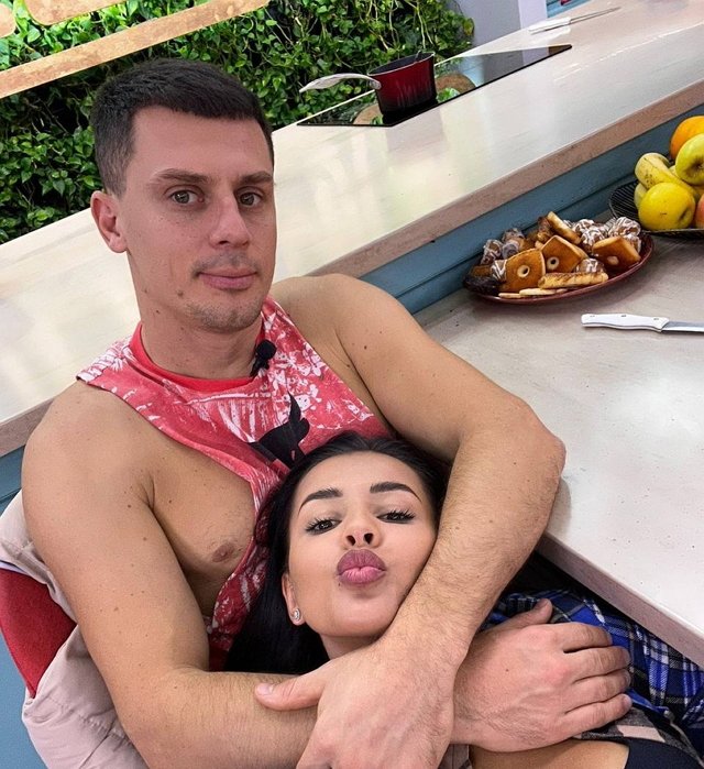 Кристина Бухынбалтэ переживает за знакомство Барзикова со своим папой Кристина Бухынбалтэ переживает за знакомство Барзикова со своим папой