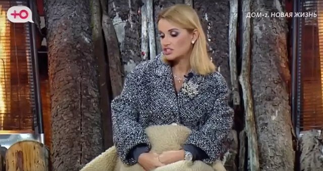 Ведущие подталкивают Архипова на создание пары с Гориной Ведущие подталкивают Архипова на создание пары с Гориной