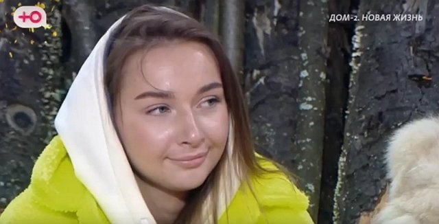 Ведущие подталкивают Архипова на создание пары с Гориной Ведущие подталкивают Архипова на создание пары с Гориной