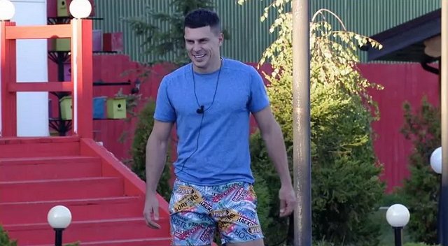 Наталья Кордюкова призналась в фиктивной ссоре с Барзиковым Наталья Кордюкова призналась в фиктивной ссоре с Барзиковым