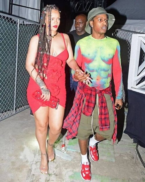 Алёна Водонаева похвалила похудевшую Тодоренко и осудила располневшую Рианну Алёна Водонаева похвалила похудевшую Тодоренко и осудила располневшую Рианну