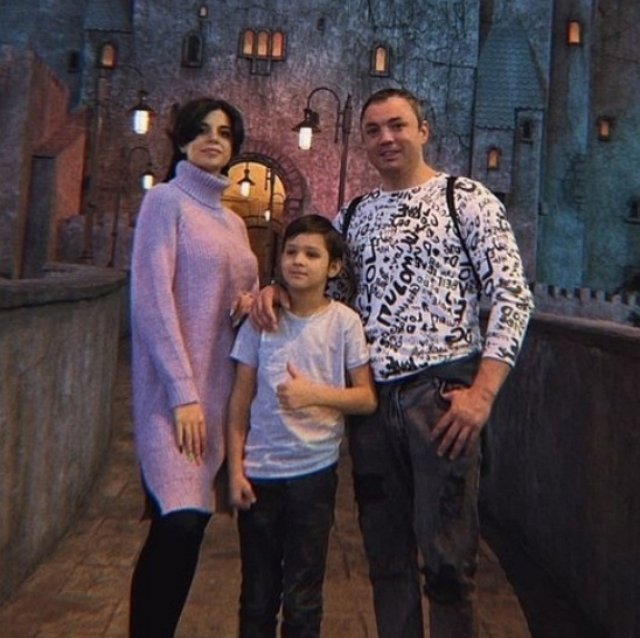 Устиненко и Гобозов вместе с сыном хотят приехать на «Дом-2»? Устиненко и Гобозов вместе с сыном хотят приехать на «Дом-2»?