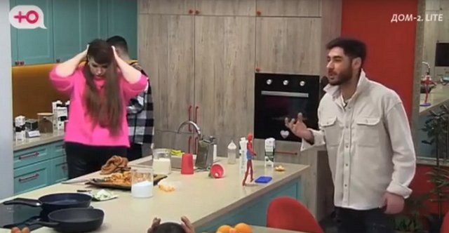 Саша Черно задела Салибекова разговором про заработок Саша Черно задела Салибекова разговором про заработок