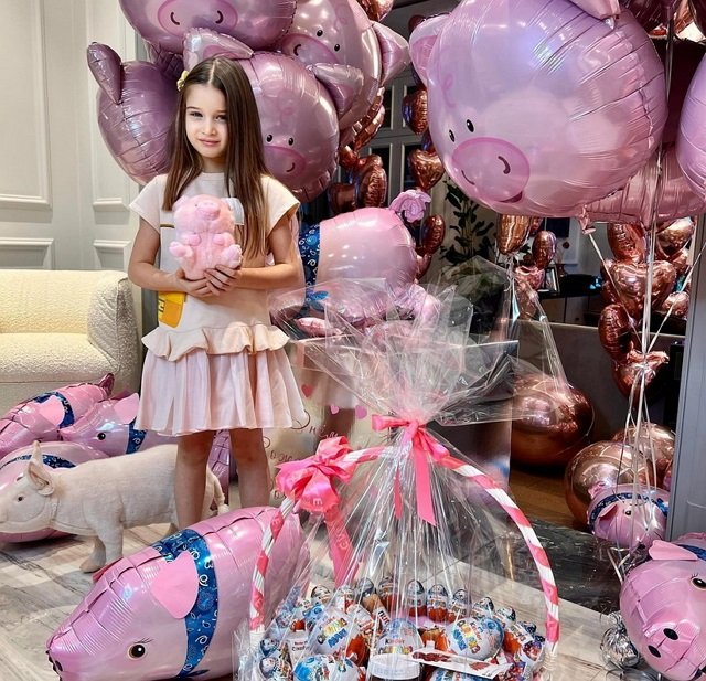 Ксения Бородина: Ты стала совсем уже взрослой... Ксения Бородина: Ты стала совсем уже взрослой...