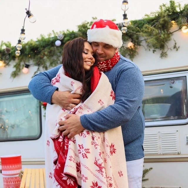 Супруги Жемчуговы отказались от шумной компании на Новый год Супруги Жемчуговы отказались от шумной компании на Новый год